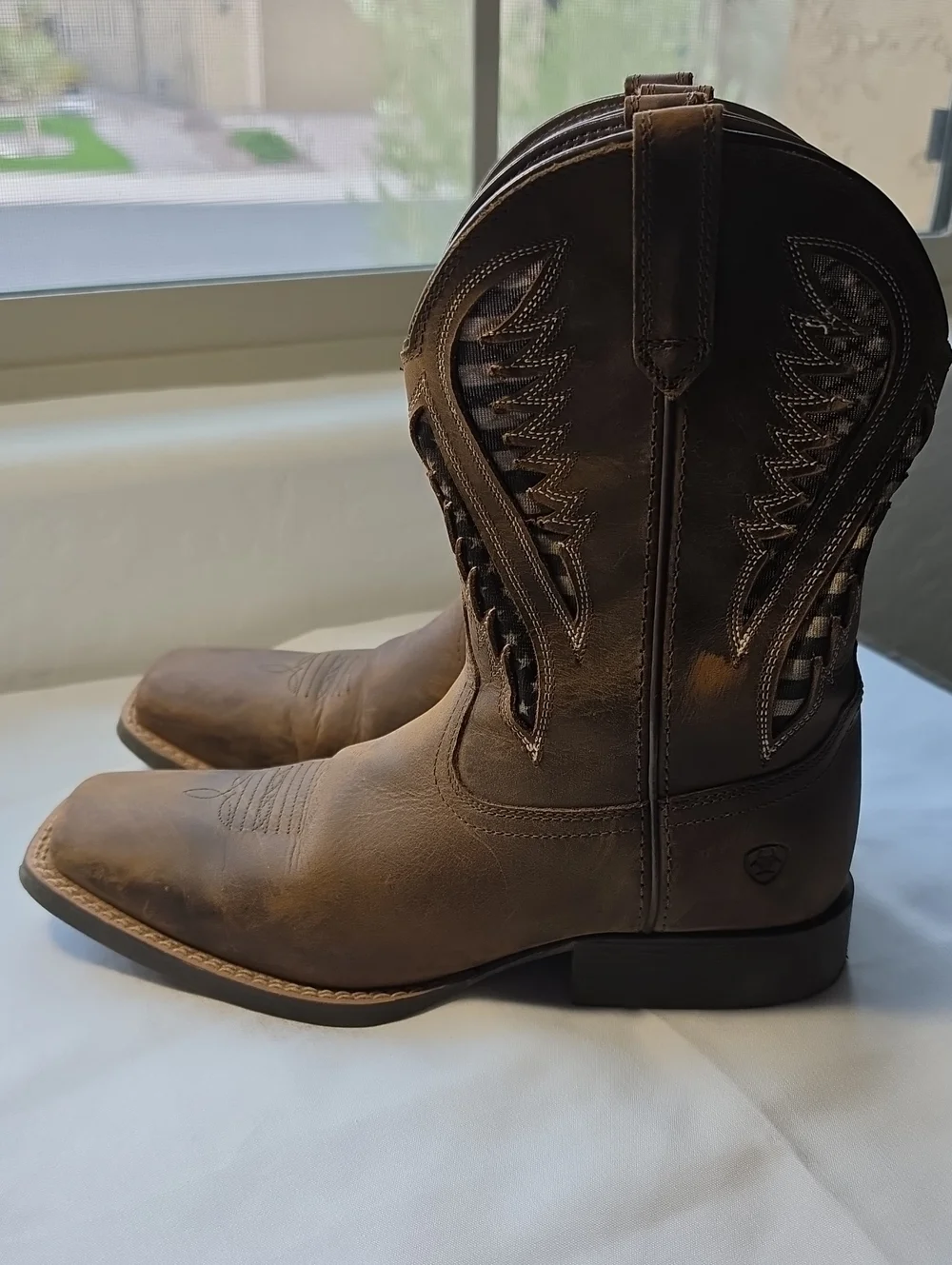 Ariat Women's Size 6 Distressed Brown Leather Western Cowgirl Boots US Flag